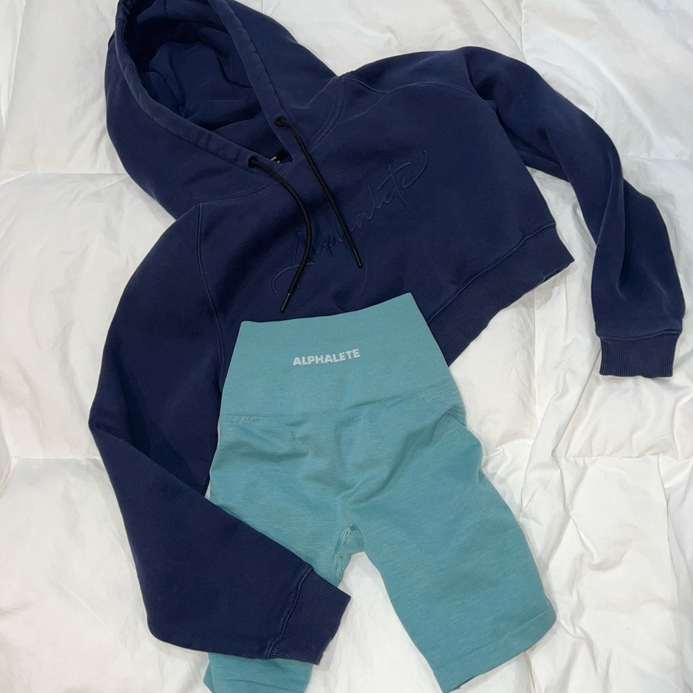 Alphalete gym girlie set